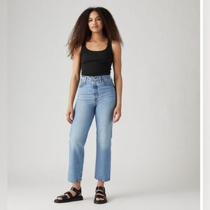 Levi's® Premium
RIBCAGE STRAIGHT ANKLE WOMEN'S JEANS - New w/tags!